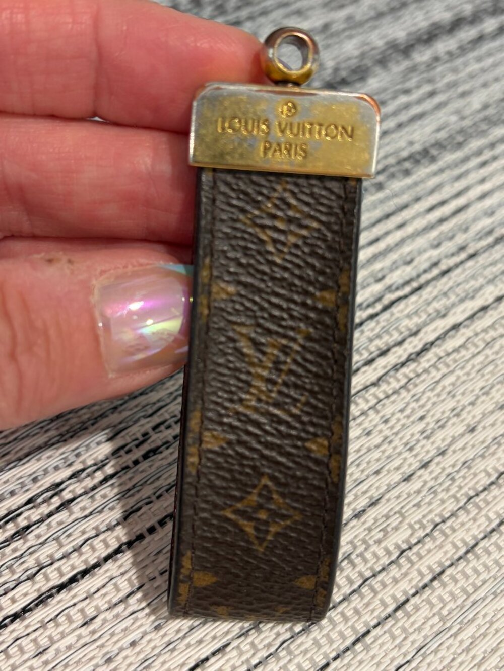 Authentic Louis Vuitton Dragonne Key Holder